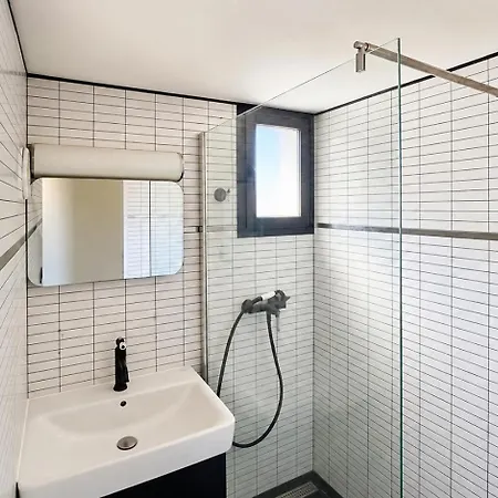 Exceptional Sea View - Renovated Loft Apartment